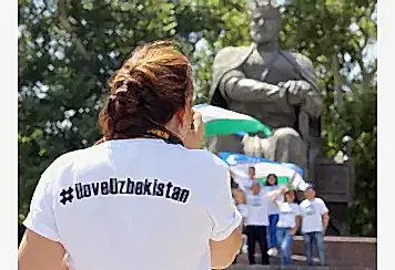 Флешмоб в честь независимости Республики Узбекистан